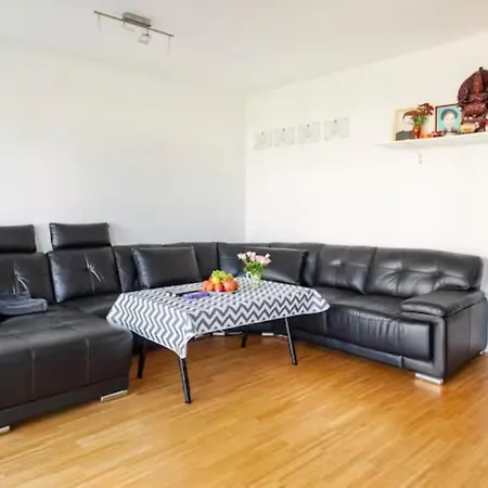Beautiful With Balcony Direction To Messe Appartement Hanovre