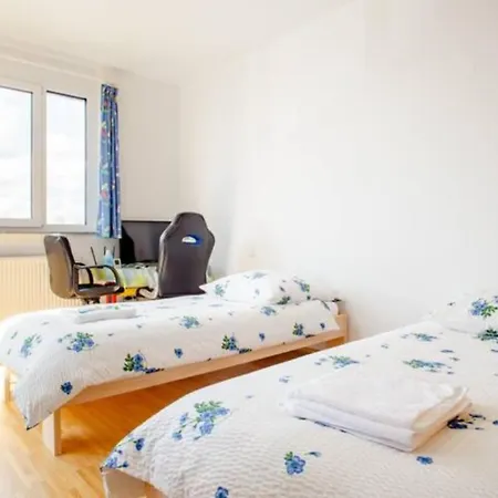 Beautiful With Balcony Direction To Messe Appartement Hanovre