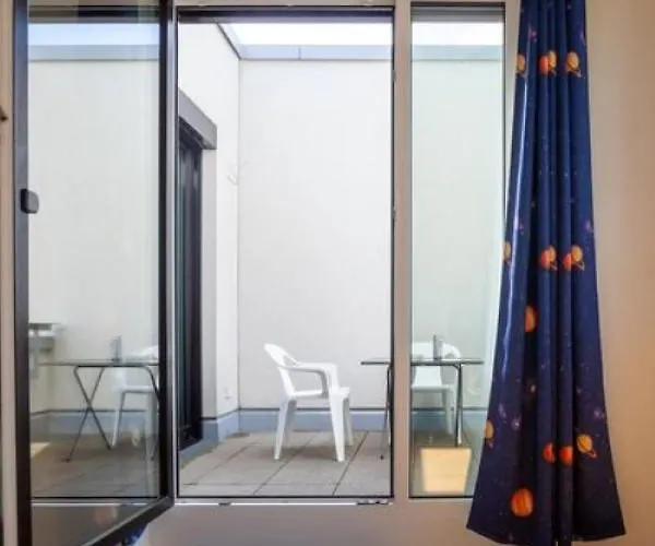 Beautiful With Balcony Direction To Messe *